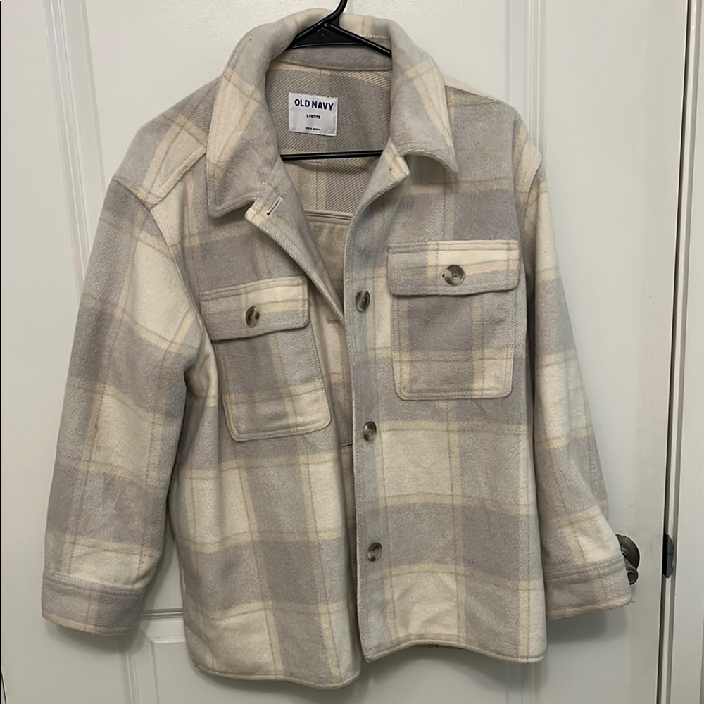 Old Navy Gray and Cream Plaid Shacket Relaxed Fit